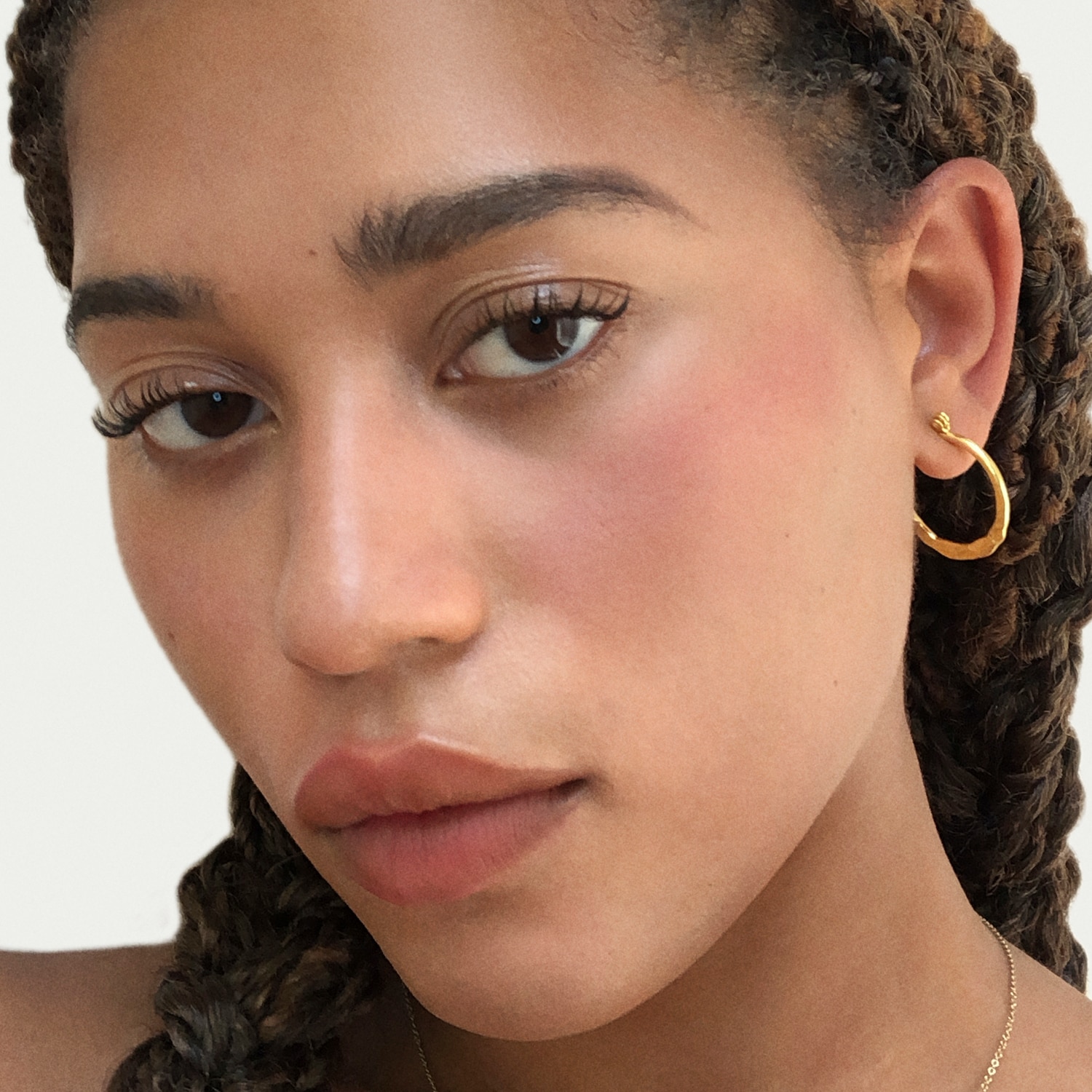 LIQUID TOUCH BRIGHTENING CONCEALER (CORRECTOR)